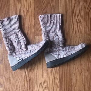 MUK LUKS Women’s size 9 Sweater Boots